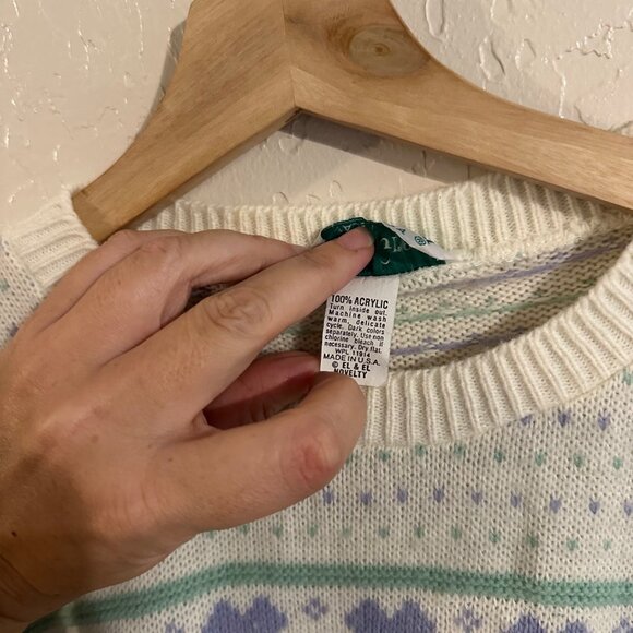 90’s Vintage Village Green Embroidered Cat & Hearts Grandma Knit Crewneck Sweate - Picture 7 of 8